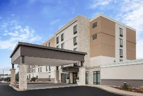 Photograph of Holiday Inn Express, Woonsocket
