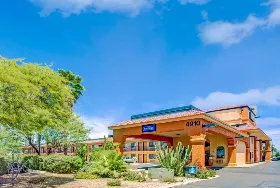 Photograph of Travelodge, Tucson