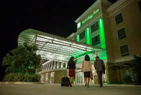 Photograph of Holiday Inn & Suites Hopkinsville - Convention Ctr, Hopkinsville