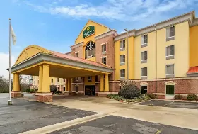 Photograph of La Quinta Inn & Suites, Hot Springs