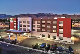 Photograph of Holiday Inn Express, Albuquerque