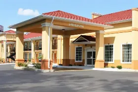 Photograph of Quality Inn, Greenville