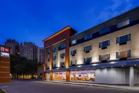 Photograph of Best Western Plus, Chicago