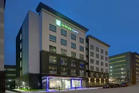 Photograph of Holiday Inn Express, Milwaukee
