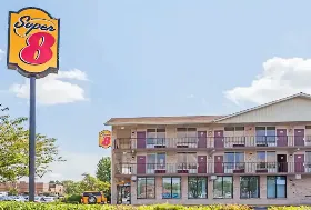 Photograph of Super 8, Manassas