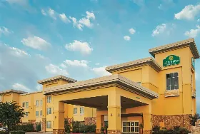 Photograph of La Quinta Inn & Suites, Fort Worth