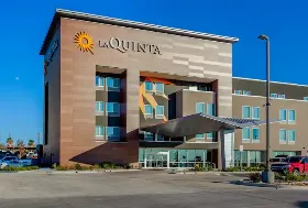 Photograph of La Quinta Inn & Suites, San Antonio