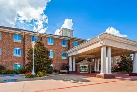 Photograph of Best Western Plus, Waxahachie