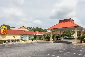 Photograph of Super 8, Hardeeville