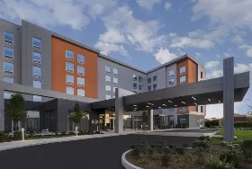 Photograph of Hampton Inn Boston Woburn, Woburn