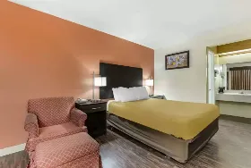 Photograph of Econo Lodge, Urbandale