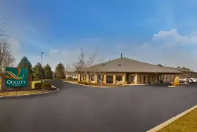 Photograph of Quality Inn, Marshall