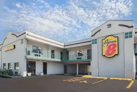 Photograph of Super 8, River Grove