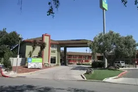 Photograph of SureStay Hotel, King City