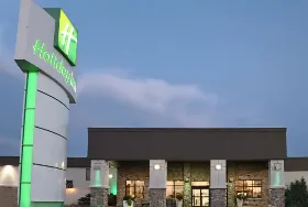 Photograph of Holiday Inn Express, Kearney