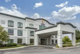 Photograph of Comfort Inn & Suites, Grand Blanc