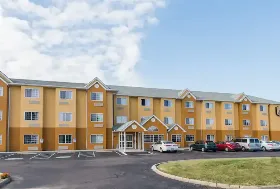 Photograph of Super 8, Columbus