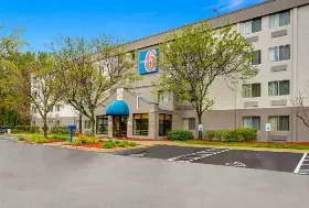 Photograph of Motel 6, Milford