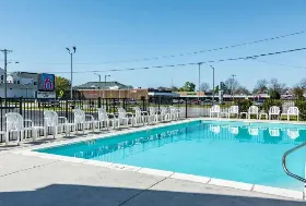 Photograph of Motel 6, Portsmouth