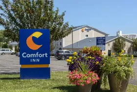 Photograph of Comfort Inn, Huron