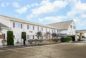 Photograph of Super 8, Saint Ignace