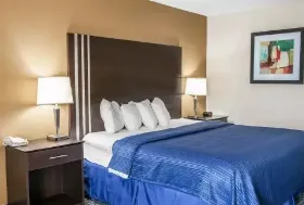 Photograph of Quality Inn, Terre Haute