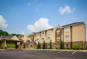 Photograph of Surestay Plus Hotel By Best Western, Buckhannon