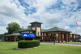 Photograph of Americas Best Value Inn, West Point