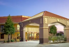 Photograph of Red Roof Inn & Suites, Oxford