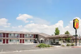 Photograph of Super 8, Alturas
