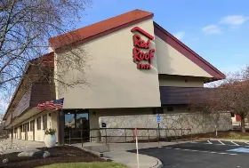 Photograph of Red Roof Inn, Enfield