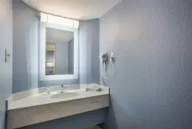 Photograph of Quality Inn, Hampton