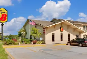 Photograph of Super 8, Keokuk