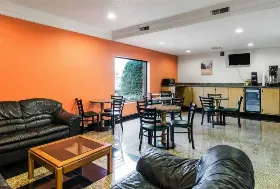 Photograph of Motel 6, Libertyville
