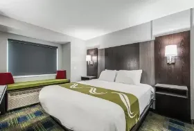 Photograph of Quality Inn, Owatonna
