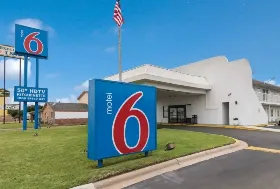 Photograph of Motel 6, Abilene