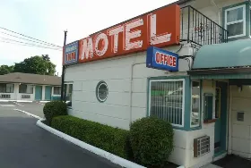 Photograph of Budget Lodge Milwaukie Inn, 