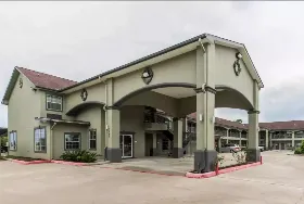 Photograph of Quality Inn, Bridge City