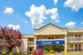 Photograph of Travelodge by Wyndham Silver Spring, 