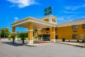 Photograph of Quality Inn, Saraland