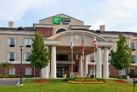 Photograph of Holiday Inn Express, Pell City