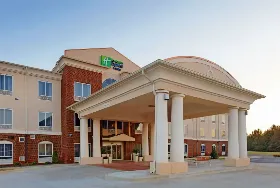 Photograph of Holiday Inn Express, Talladega