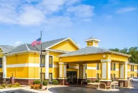 Photograph of Quality Inn, Alexander City