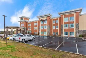 Photograph of La Quinta Inn & Suites, Cullman