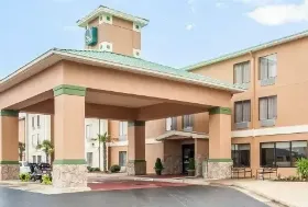 Photograph of Quality Inn,