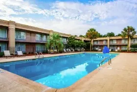 Photograph of Clarion Inn & Suites Dothan South, Dothan