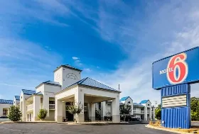 Photograph of Motel 6, Troy