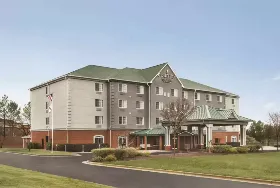 Photograph of Country Inn & Suites, Homewood