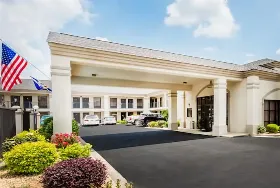 Photograph of Days Inn, Oneonta