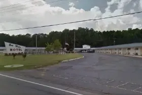 Photograph of Bob White Motel, Alexander City